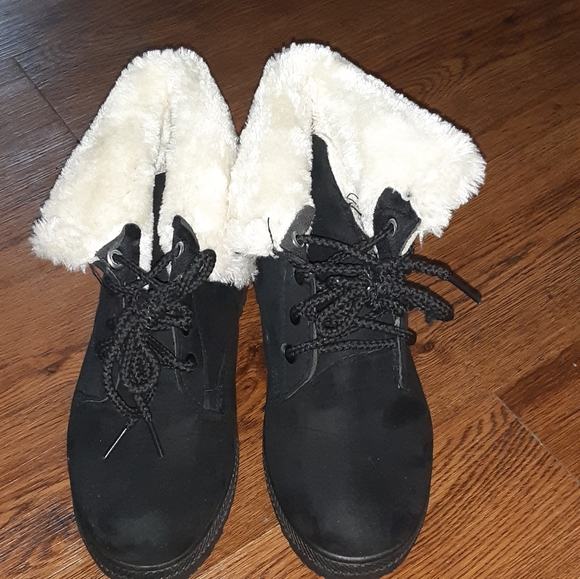 Boots - Picture 2 of 3